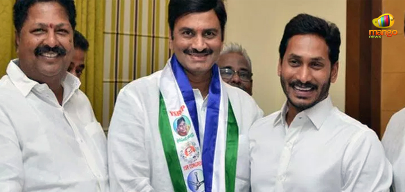 Hyderabad – CBI Conduct Raids At Residence, Offices of A YSRCP Leader
