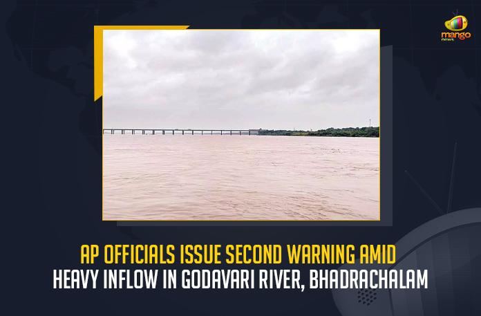 AP Officials Issue Second Warning Amid Heavy Inflow In Godavari River Bhadrachalam, Heavy Inflow In Godavari River Bhadrachalam, AP Officials Issue Second Warning Amid Heavy Inflow In Godavari River, Godavari River, Bhadrachalam, Second Warning Amid Heavy Inflow In Godavari River, Heavy Inflow In Godavari River, Amid the flood situation in Andhra Pradesh, concerned irrigation officials issued a second warning for inflow at Bhadrachalam, AP irrigation officials, Sir Arthur Cotton Barrage, Heavy Inflow In Godavari River News, Heavy Inflow In Godavari River Latest News, Heavy Inflow In Godavari River Latest Updates, Heavy Inflow In Godavari River Live Updates, Mango News,